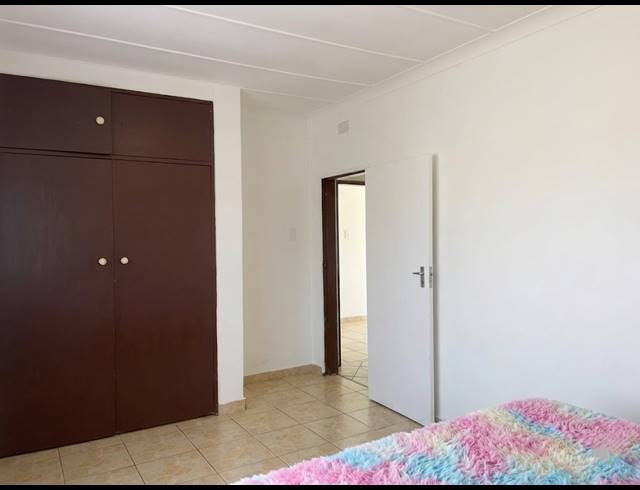 1 BEDROOM FLAT FOR SALE IN MEYERTON CENTRAL